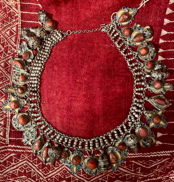 COLLANA CABILIA DEI BENI YENI, Algeria, grande Cabilia circa 1935. Gioielli etici. Gioielli berberi 