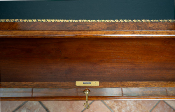 Bureau Ancienne En Noyer Angleterre 19ème Siècle.