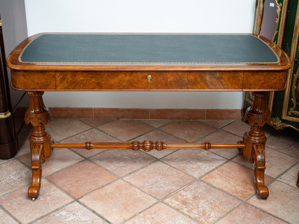 Bureau Ancienne En Noyer Angleterre 19ème Siècle.