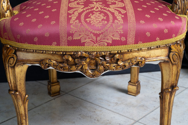 Coppia Di Poltrone Napoleone III In Legno Dorato E Intagliato. Francia del XIX secolo.