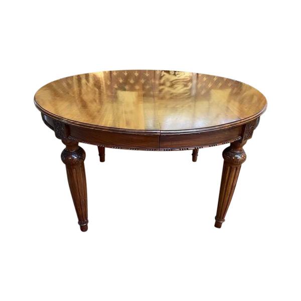 Table de salle à manger ovale de style Louis XVI