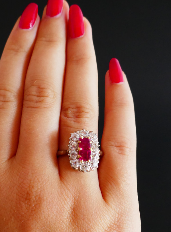 Bague Ancienne Diamants Et Rubis Verneuil Calibrés.