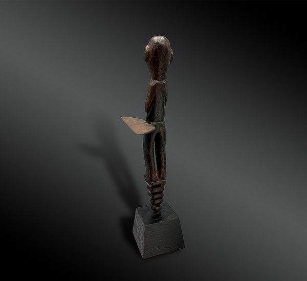 STATUETTE PROTECTRICE - Hampatong  Culture Dayak, île de Bornéo - Vers 1900
