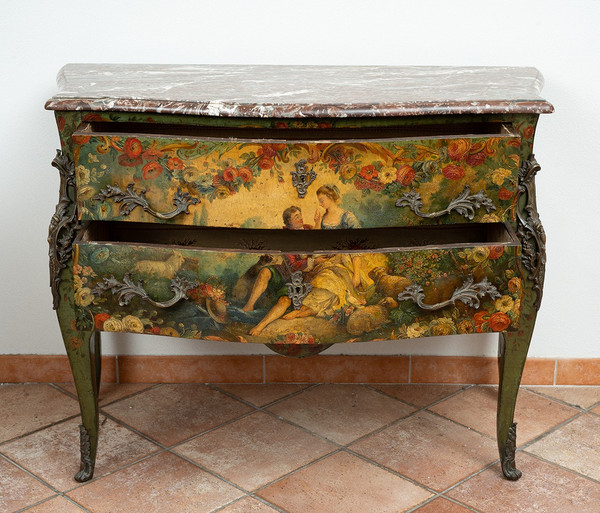 Antique French Napoleon III chest of drawers, 19th century.