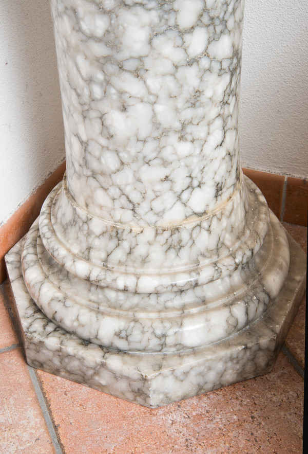 Ancient Alabaster Column from the Second Half of the 19th Century. Rome (Italy)