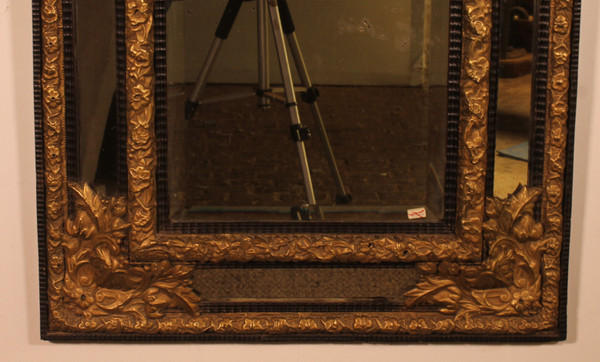 Miroir à Parecloses En Cuivre Repoussé Et ébène - Début Du 19° Siècle