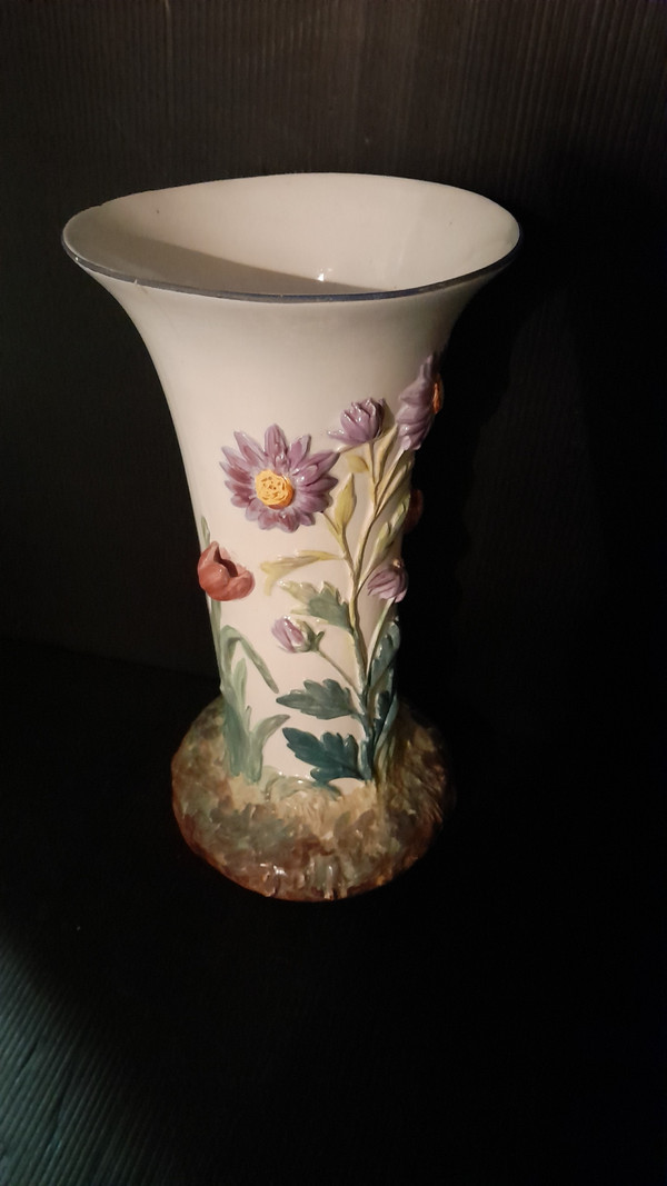 Manufacture  J. Vieillard & Cie Bordeaux Vase en relief