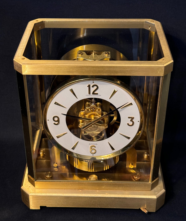 JAEGER-LECOULTRE ATMOS Uhr aus vergoldetem Messing 