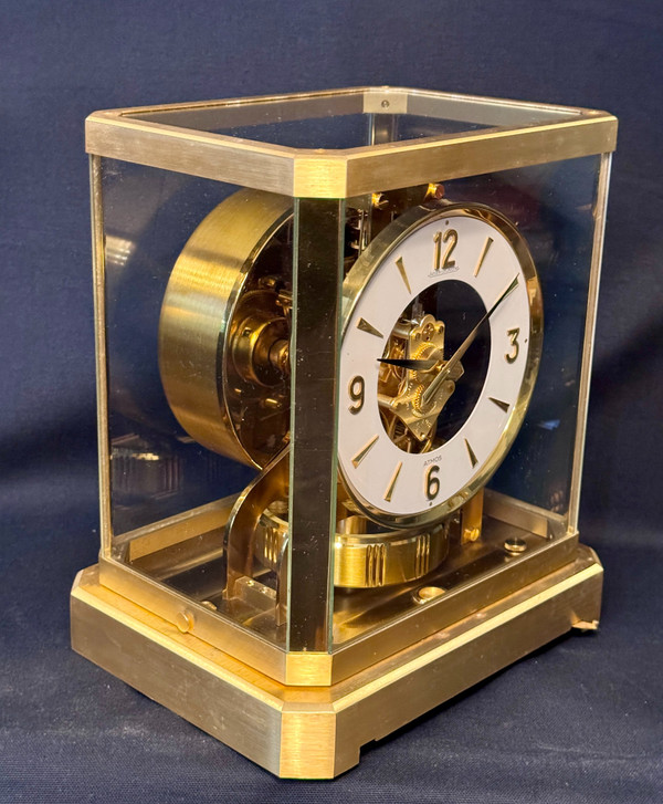 JAEGER-LECOULTRE ATMOS Uhr aus vergoldetem Messing 