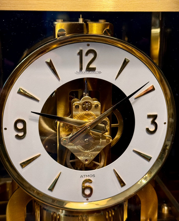 JAEGER-LECOULTRE ATMOS Uhr aus vergoldetem Messing 