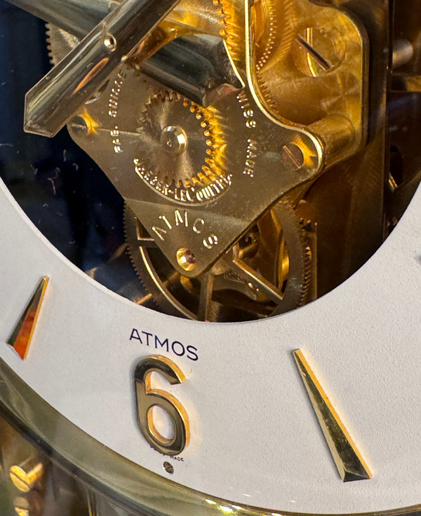 JAEGER-LECOULTRE ATMOS Uhr aus vergoldetem Messing 