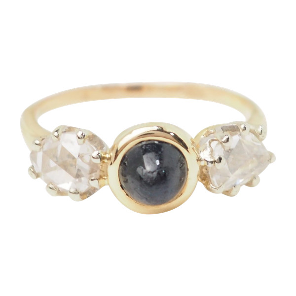 Bague En Or Jaune, Cabochon De Saphir Et Diamants