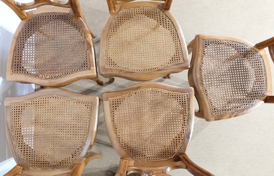  Set of 5 solid walnut chairs in the Louis XV style, Napoleon III period - Mid-19th century