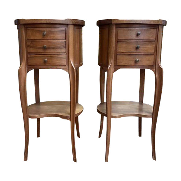 Paire de tables de chevets de style Louis XV - Transition en noyer 
