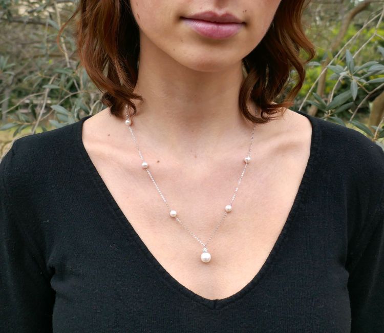 Perlen- und Diamanthalskette, 18 Karat Weißgold.