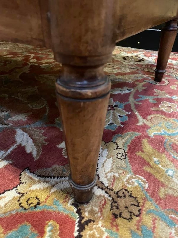 Commode d’époque Louis XVI en noyer et merisier Restaurée 