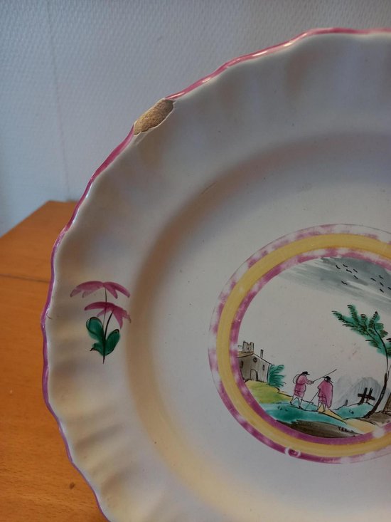 Earthenware plate: 18th century Varages.
