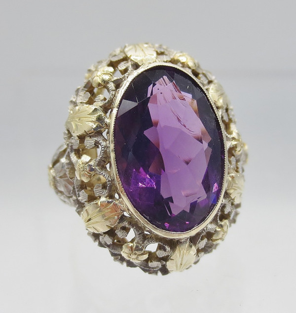 Ring, Gold und Amethyst.