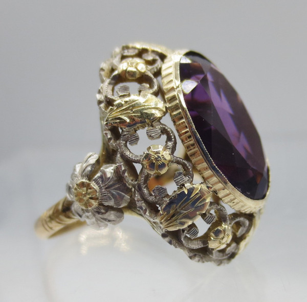 Ring, Gold und Amethyst.