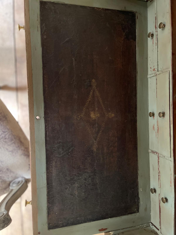 Bureau à cylindre Louis XVI datant du 18e siècle très belle patine 