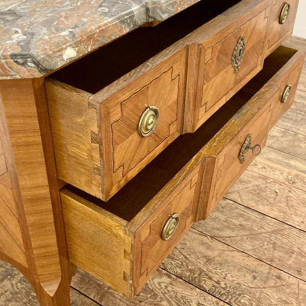 Transition style chest of drawers