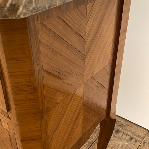 Transition style chest of drawers