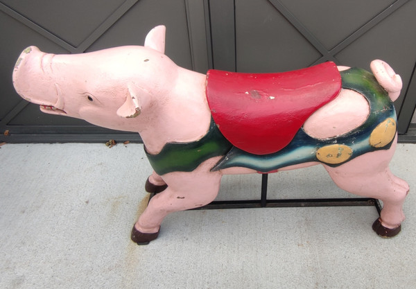 Ancien Sujet De Manège Cochon.  En bois sculpté polychrome  Art forain