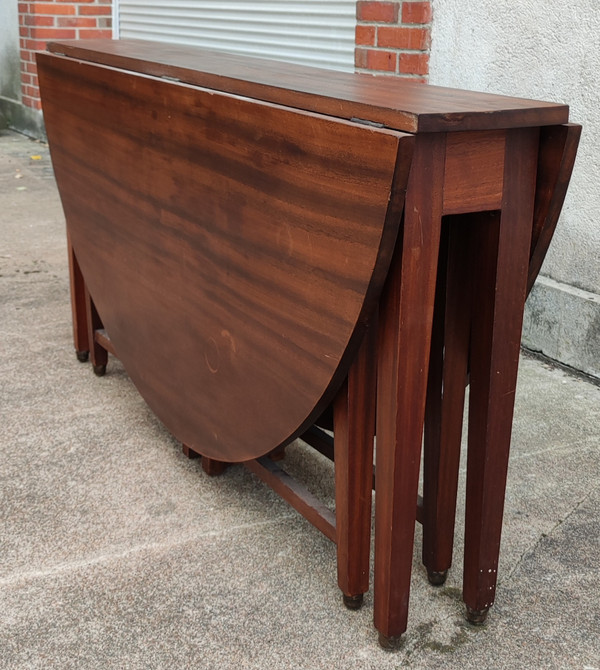 Großer Design-Klapptisch