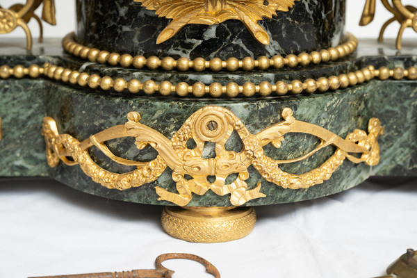 Antico orologio francese Napoleone III, XIX secolo.