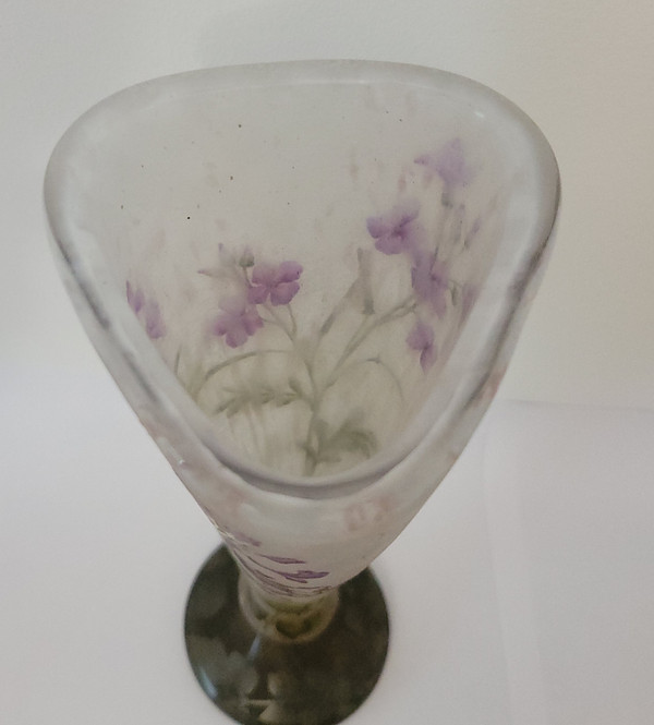 Vase DAUM émaillé à décor de cardamines des près et Lierre vers 1910