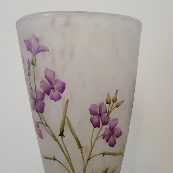 Vase DAUM émaillé à décor de cardamines des près et Lierre vers 1910