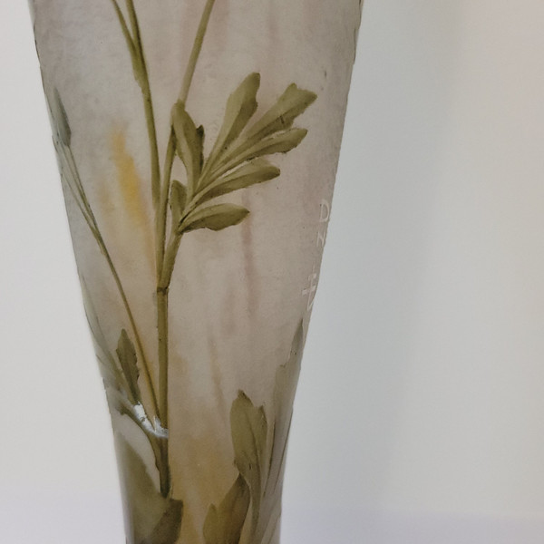 Vase DAUM émaillé à décor de cardamines des près et Lierre vers 1910
