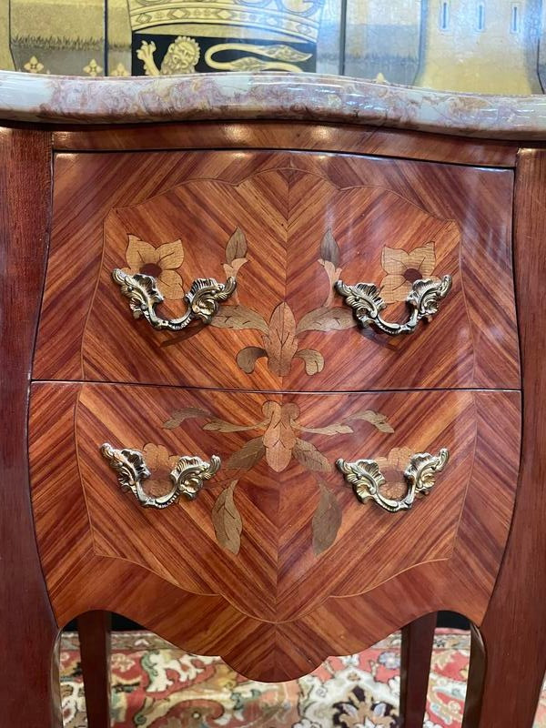 Paire de tables de chevets de style Louis XV/Transition en marqueterie 