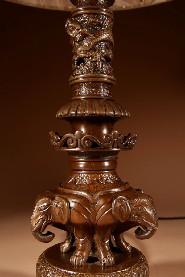 Impressive original bronze table lamp with Japanese elephant, Meiji period 1868-1912,