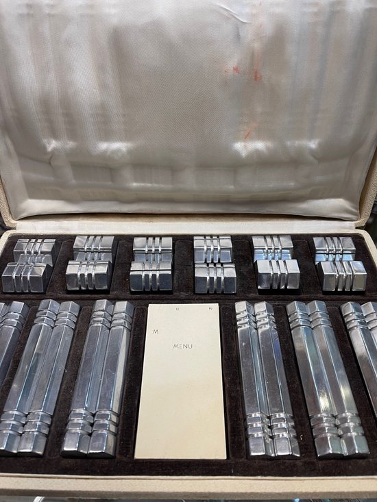 PORTE-COUTEAUX ET PORTE-MENUS ART DECO DÉSIGNÉ PAR LOUIS PRODHON. C.1930