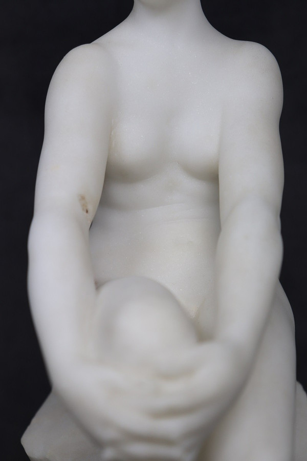 Sculpture Art Déco en Marbre Blanc, 1920s