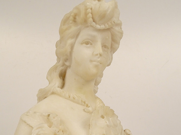 Scultura Busto in alabastro Cipriani Giovane donna elegante Art Nouveau XIX secolo