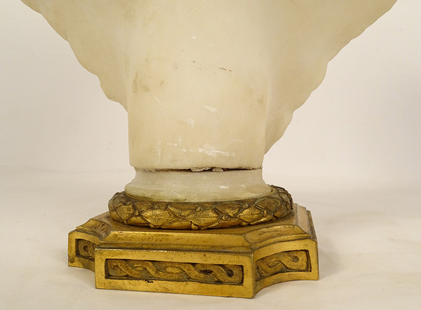 Scultura Busto in alabastro Cipriani Giovane donna elegante Art Nouveau XIX secolo