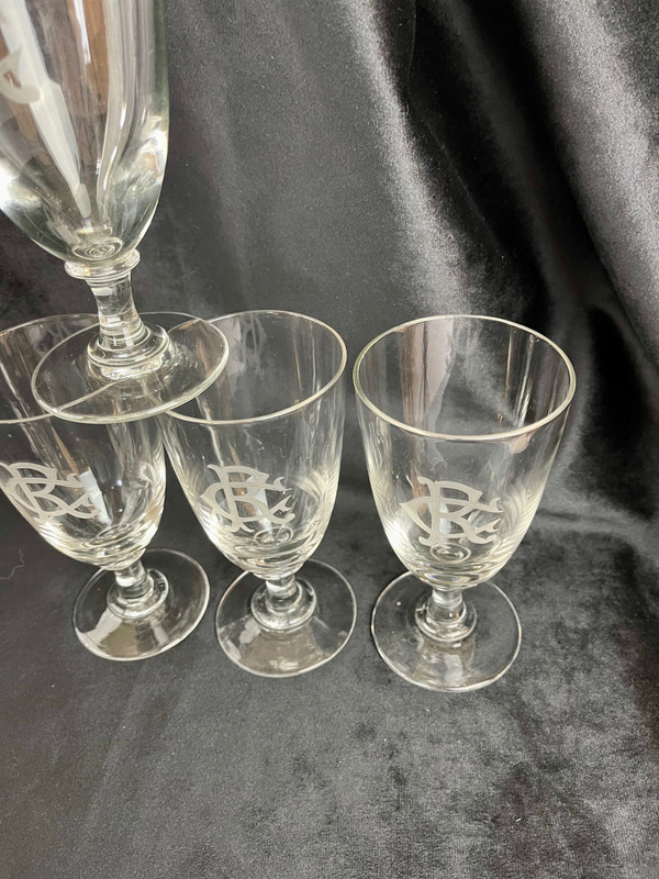 Superbo set di 4 bicchieri da vino rosso in cristallo con monogramma "CR" - XIX secolo