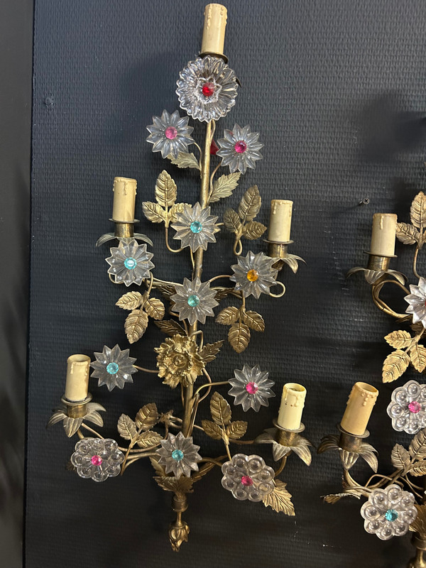 Importante coppia di lampade da parete per chiesa o cappella in ottone dorato e vetro della fine del XIX secolo H 70 cm