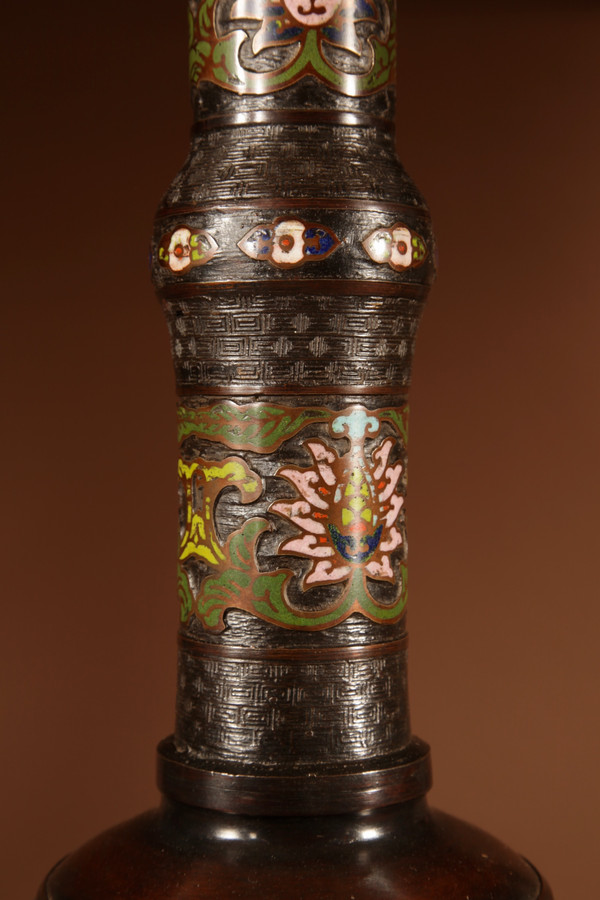  Lampe de table japonaise en bronze Champlevé, impressionnante et originale.