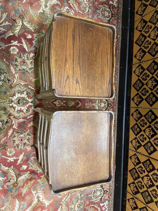 Paire de tables de chevets style Louis XV en chêne 