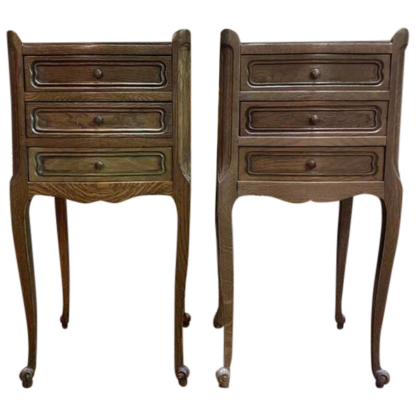 Paire de tables de chevets style Louis XV en chêne 