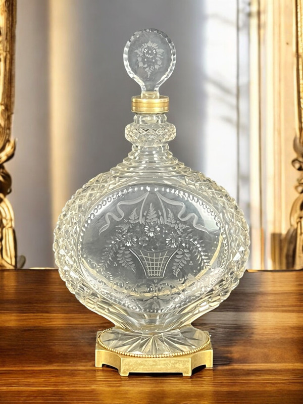 GRANDE CARAFFA IN VETRINA DI DIMENSIONE INTAGLIO (circa 1890) E BRONZO