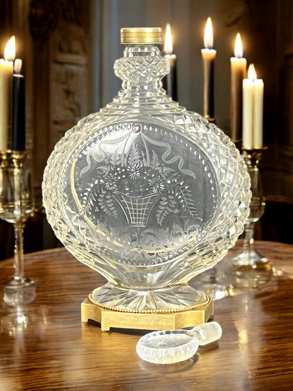 GRANDE CARAFFA IN VETRINA DI DIMENSIONE INTAGLIO (circa 1890) E BRONZO