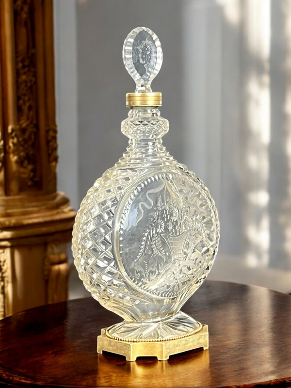 GRANDE CARAFFA IN VETRINA DI DIMENSIONE INTAGLIO (circa 1890) E BRONZO