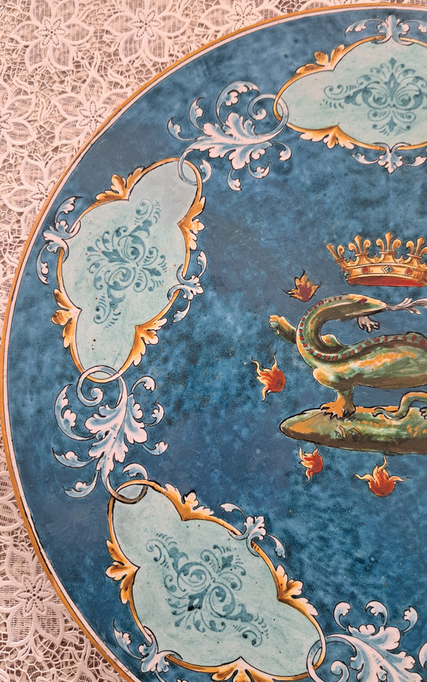 Large Blois earthenware dish with Salamander decoration, François 1er