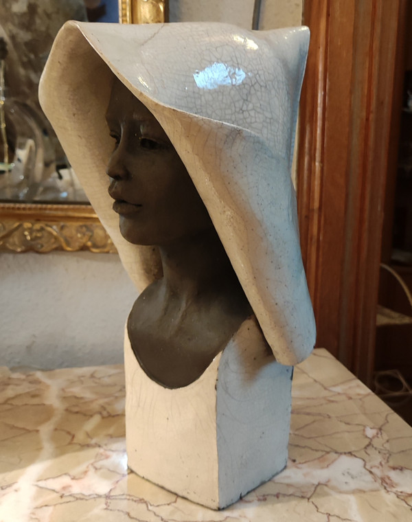Large female bust in cracked ceramic religious/good sister Signed Stenne.