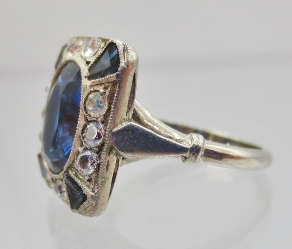 Art-Deco-Ring.  