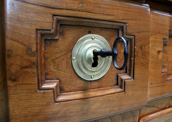 Crossbow Commode in Solid Blond Walnut, Transition Period Louis XV - Louis XVI - XVIIIth